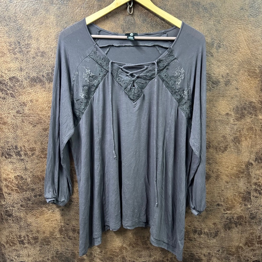 A&I slate gray lace accent 3X blouse with elastic sleeve cuffs